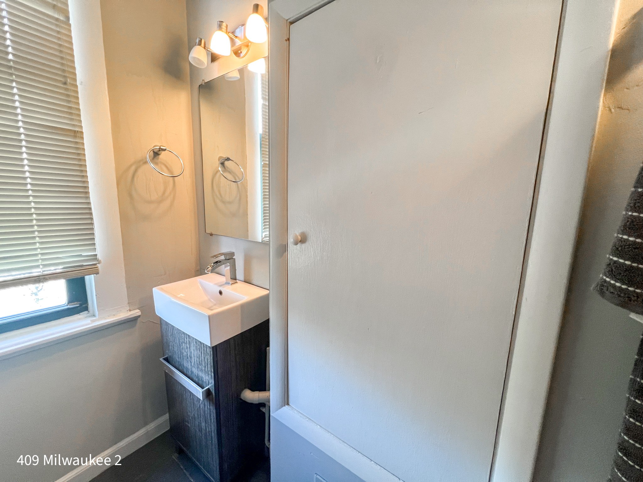 409 N. Milwaukee Ave. 409 N. Milwaukee Ave., Chicago 60654 West Town - Leasing by Cross Street